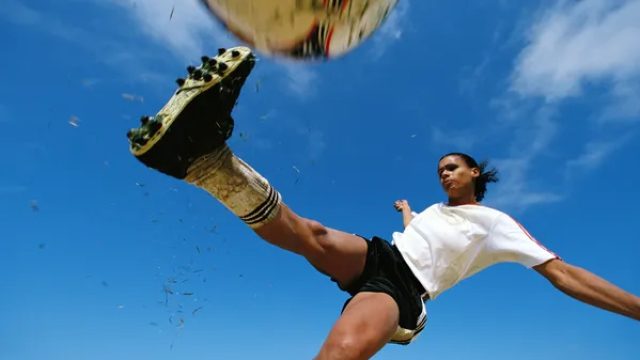 Transforming Fan Engagement: The Impact of AI and Smart Tech in Sports